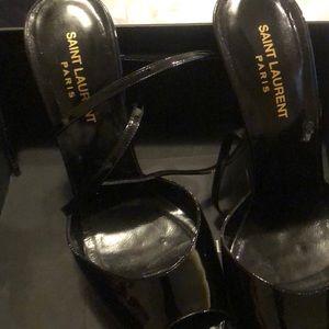 Selling my shoes they are like new